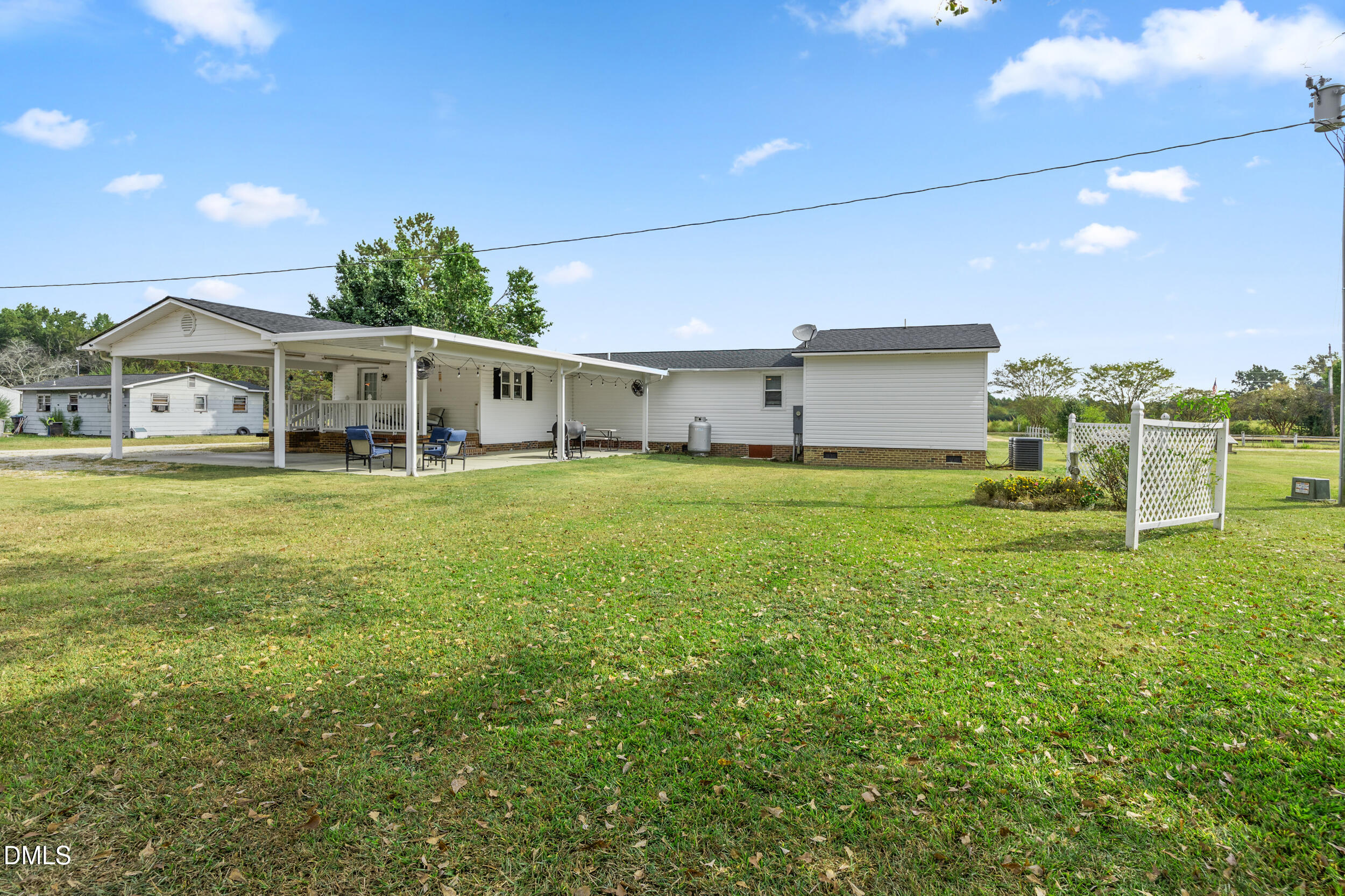 8056 Concord Church Road Autryville, NC 28318 - Photo 31 of 48 a big room with yard and balcony