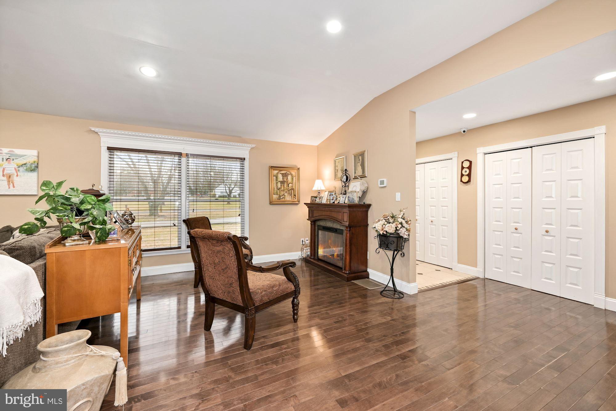 35 Conrow Road Delran, NJ 08075 - Photo 7 of 35 Living Room