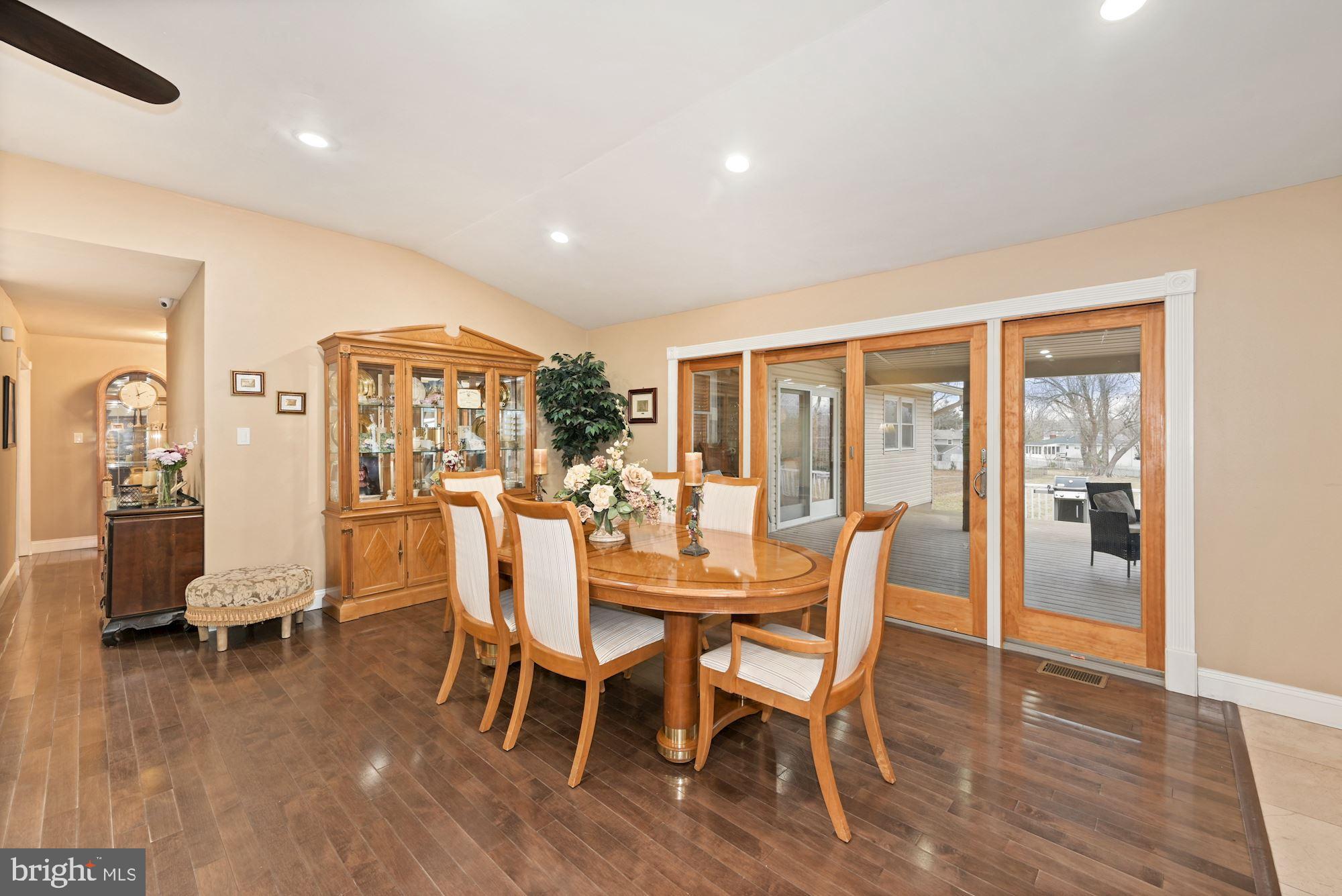 35 Conrow Road Delran, NJ 08075 - Photo 10 of 35 Dinning room