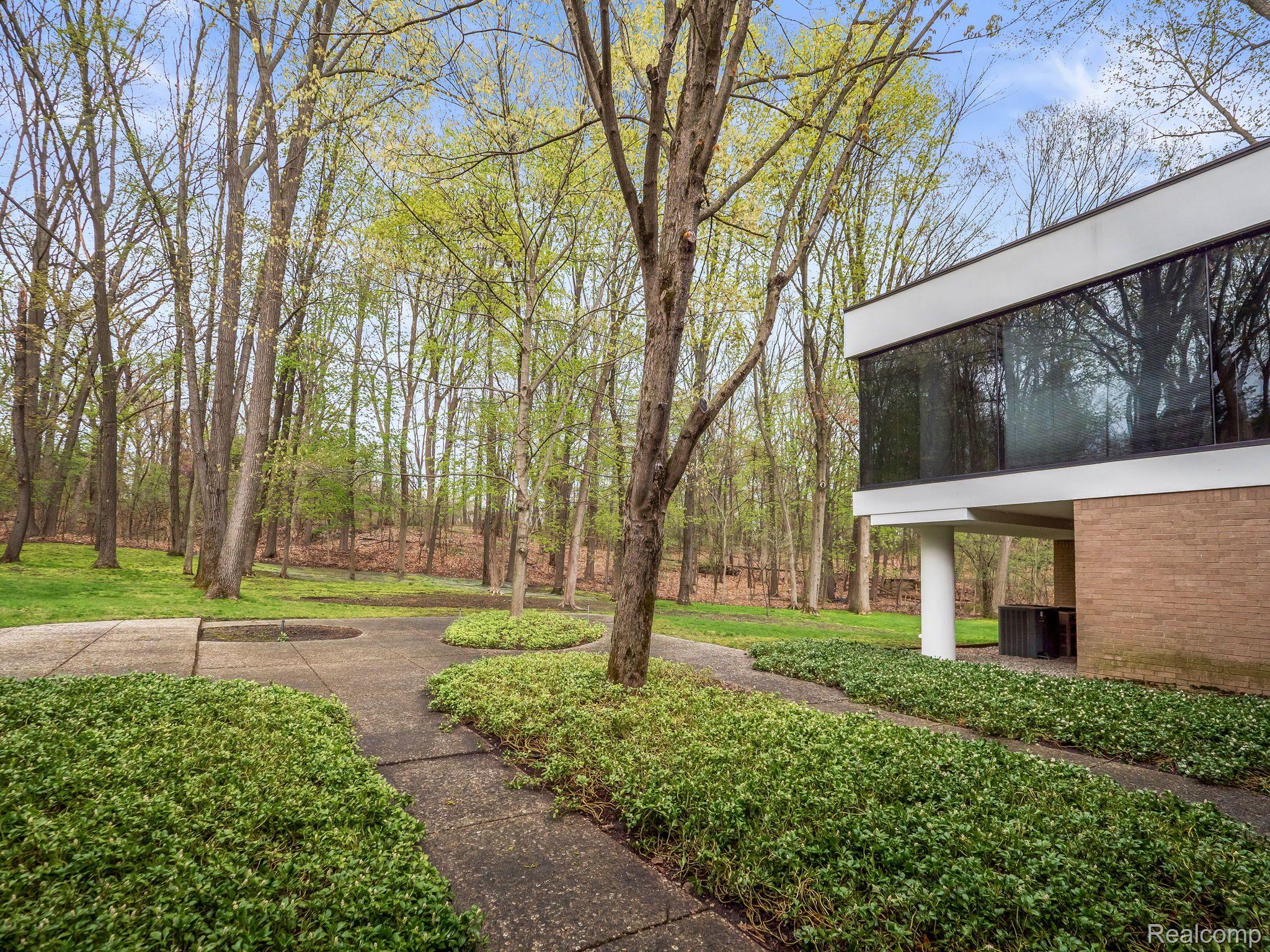 1850 East Vly Road Bloomfield Hills, MI 48304 - Photo 49 of 60 Rear View of House
