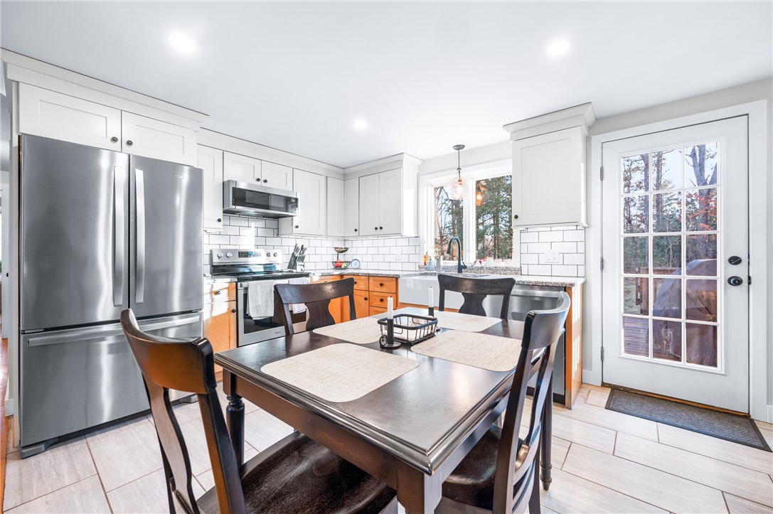 6 Sky View Road North Smithfield, RI 02896 - Photo 8 of 26