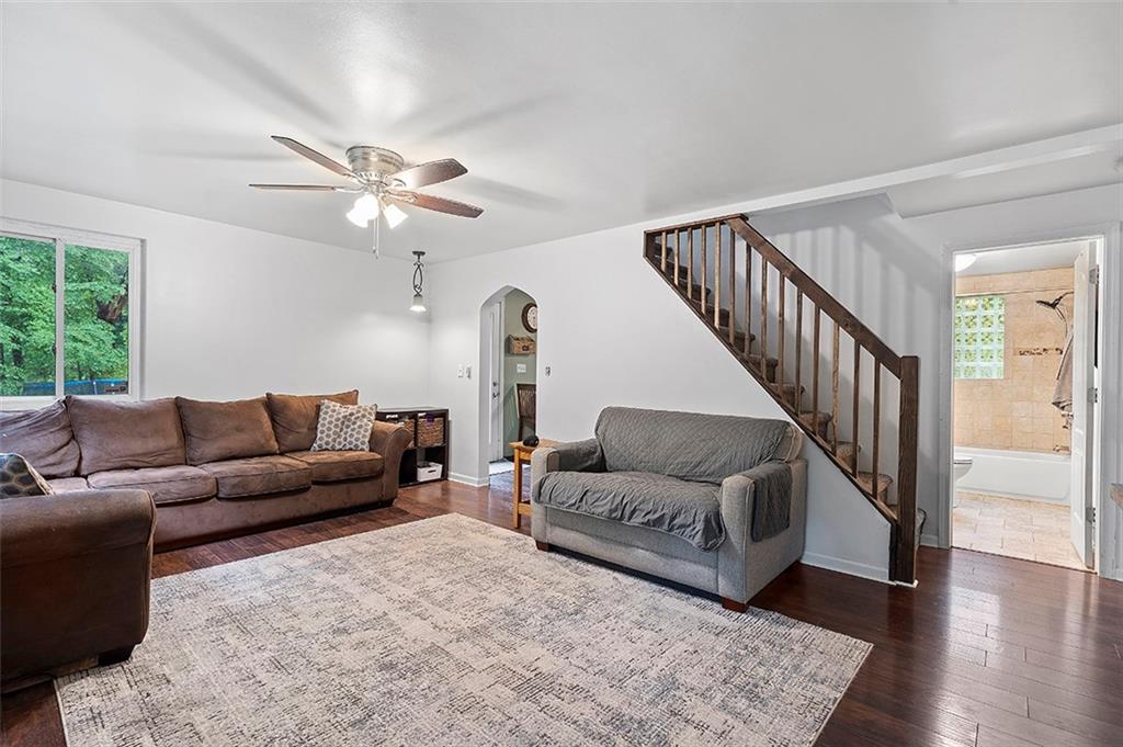 1589 Arndt Road Pittsburgh, PA 15237 - Photo 3 of 23 Gallery Image 3