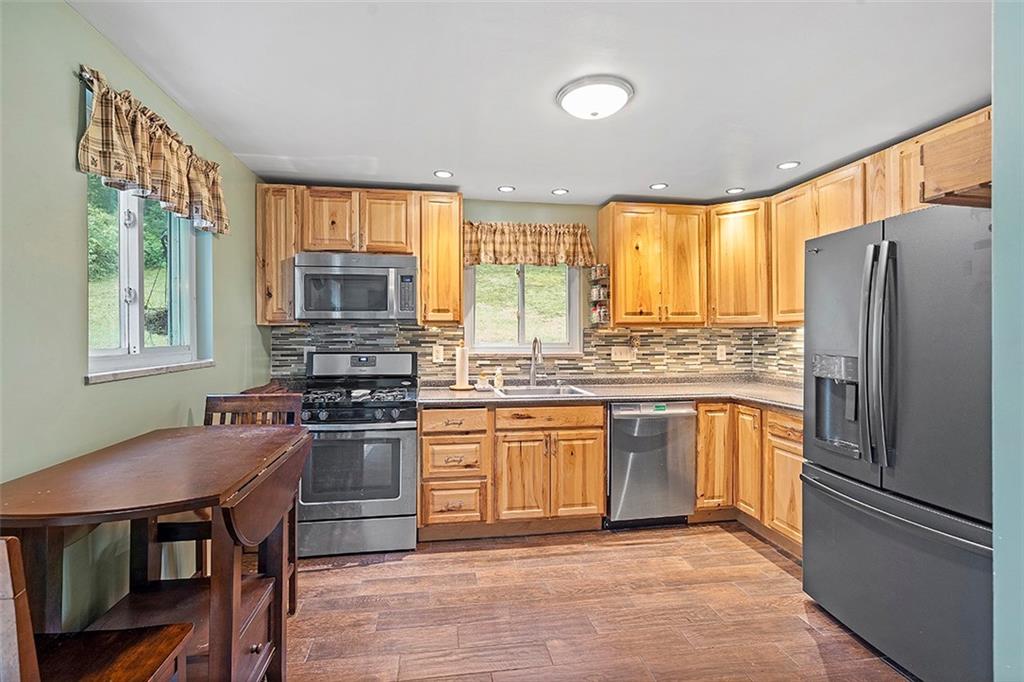 1589 Arndt Road Pittsburgh, PA 15237 - Photo 6 of 23 Gallery Image 6