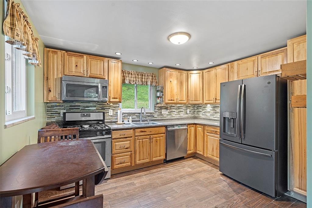1589 Arndt Road Pittsburgh, PA 15237 - Photo 7 of 23 Gallery Image 7