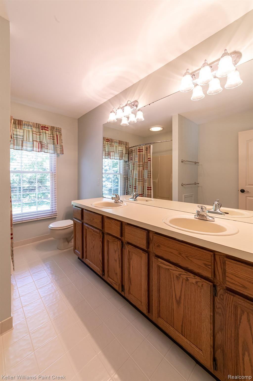 2452 Pleasant View Drive Rochester, MI 48306 - Photo 16 of 52 Second floor bath - dual sinks!
