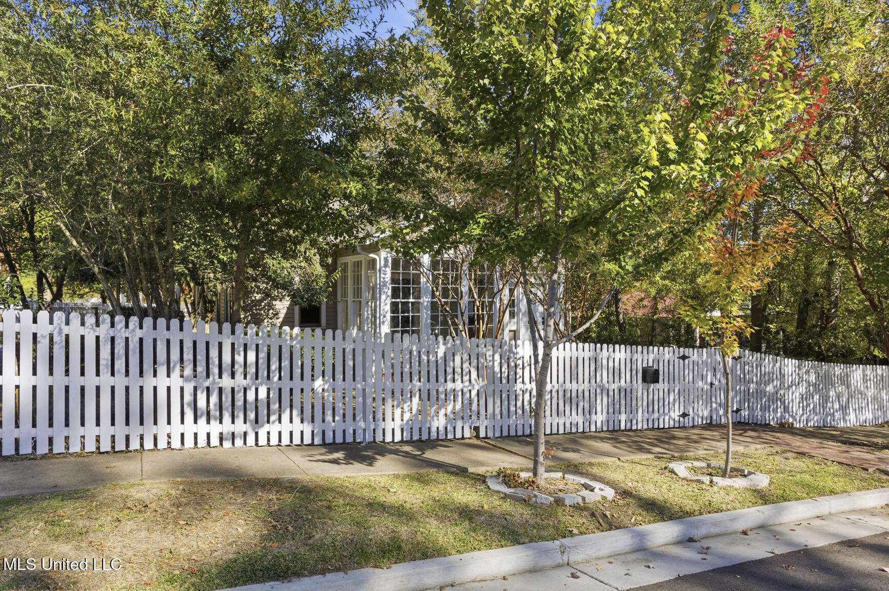 810 Fairview Street Jackson, MS 39202 - Photo 2 of 33 Fairview St-8