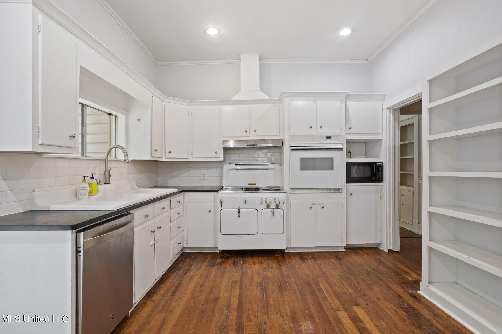 810 Fairview Street Jackson, MS 39202 - Photo 22 of 33 810 Fairview-21