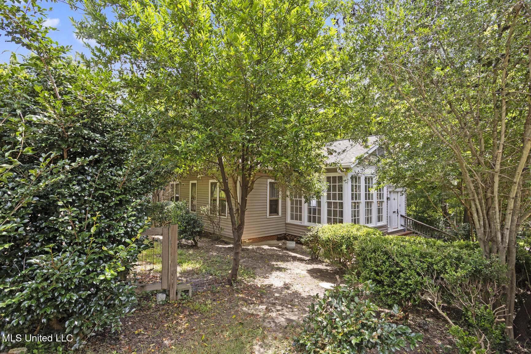 810 Fairview Street Jackson, MS 39202 - Photo 3 of 33 810 Fairview-1