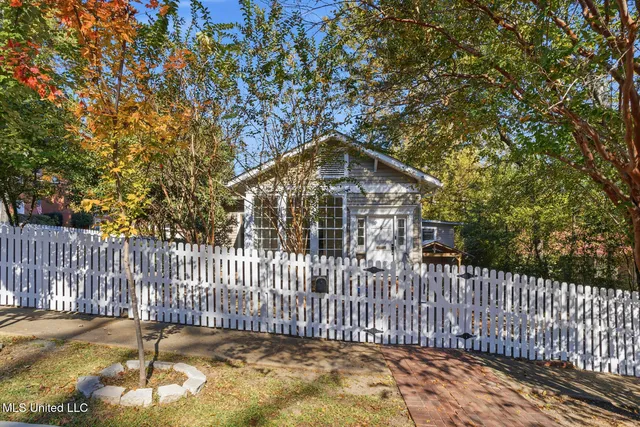 $229,000 | 810 Fairview Street, Jackson, MS 39202