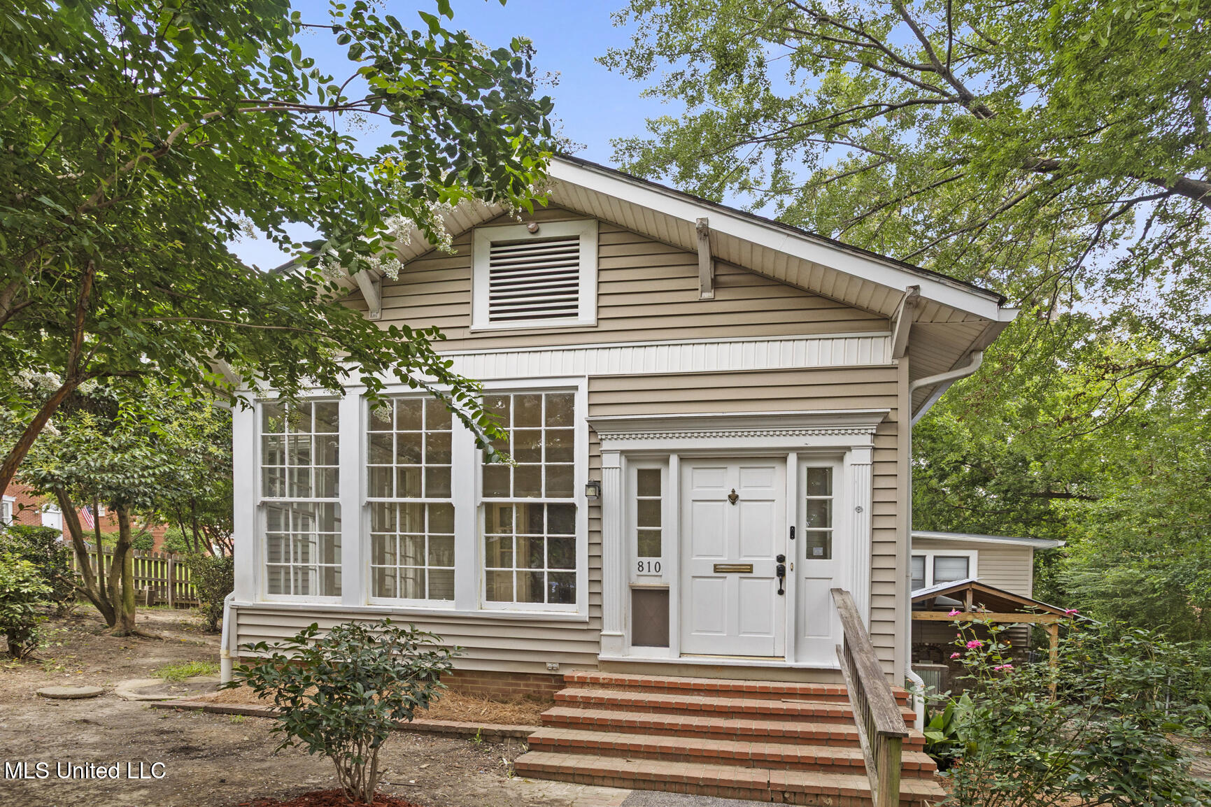 810 Fairview Street Jackson, MS 39202 - Photo 4 of 33 810 Fairview-3