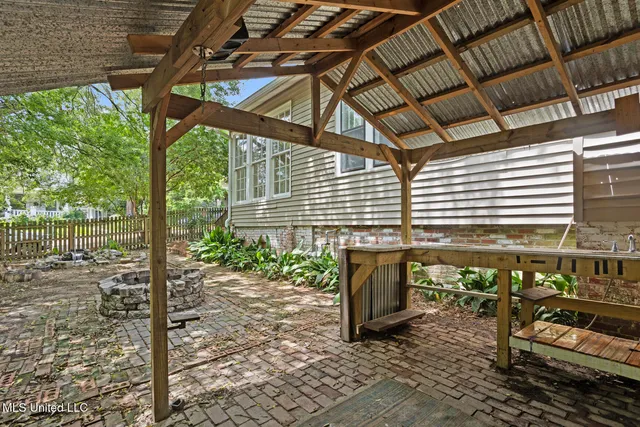 $229,000 | 810 Fairview Street, Jackson, MS 39202