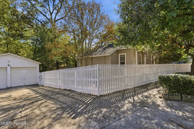 $229,000 | 810 Fairview Street, Jackson, MS 39202