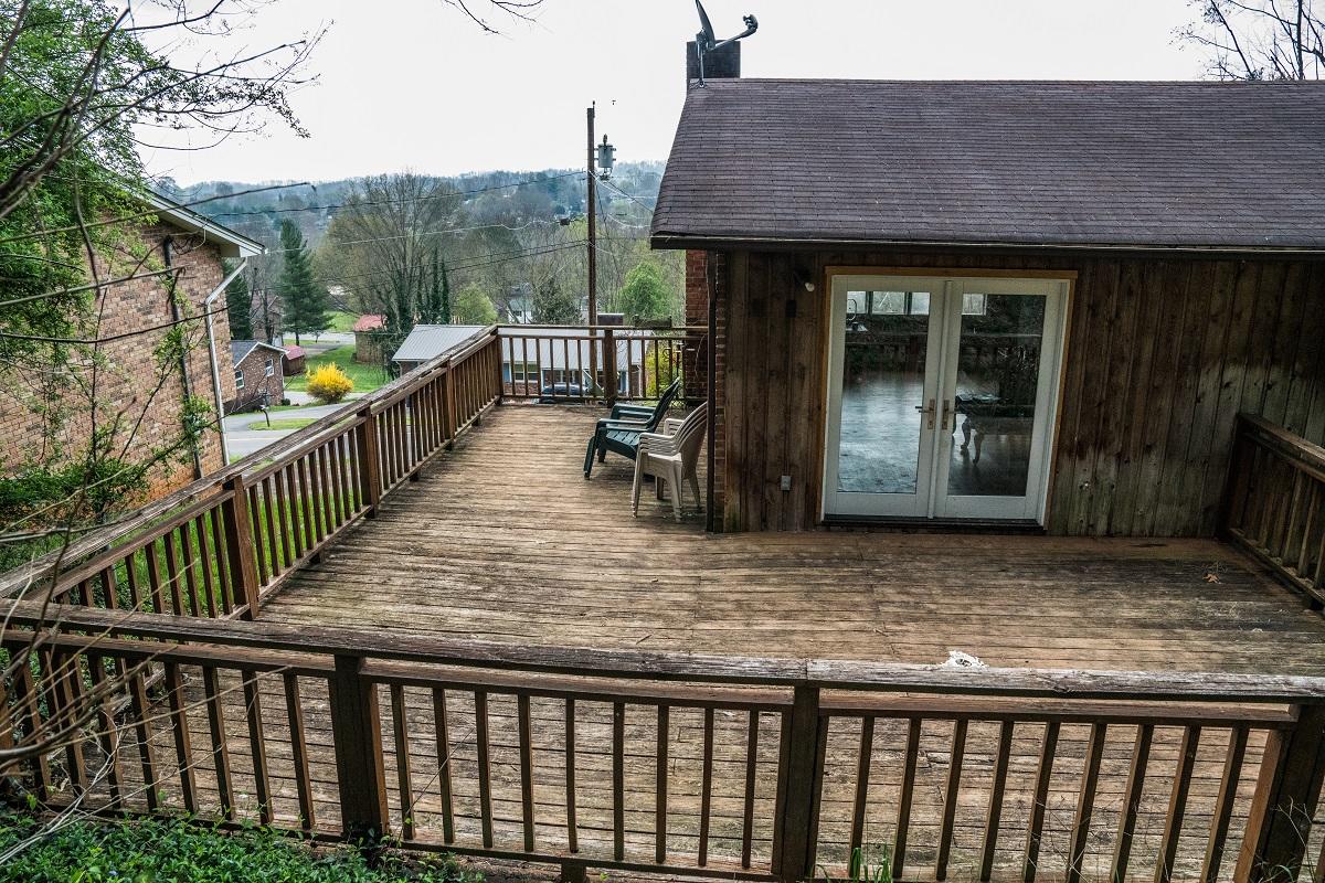 720 Foothills Road Kingsport, TN 37663 - Photo 7 of 36 Back porch
