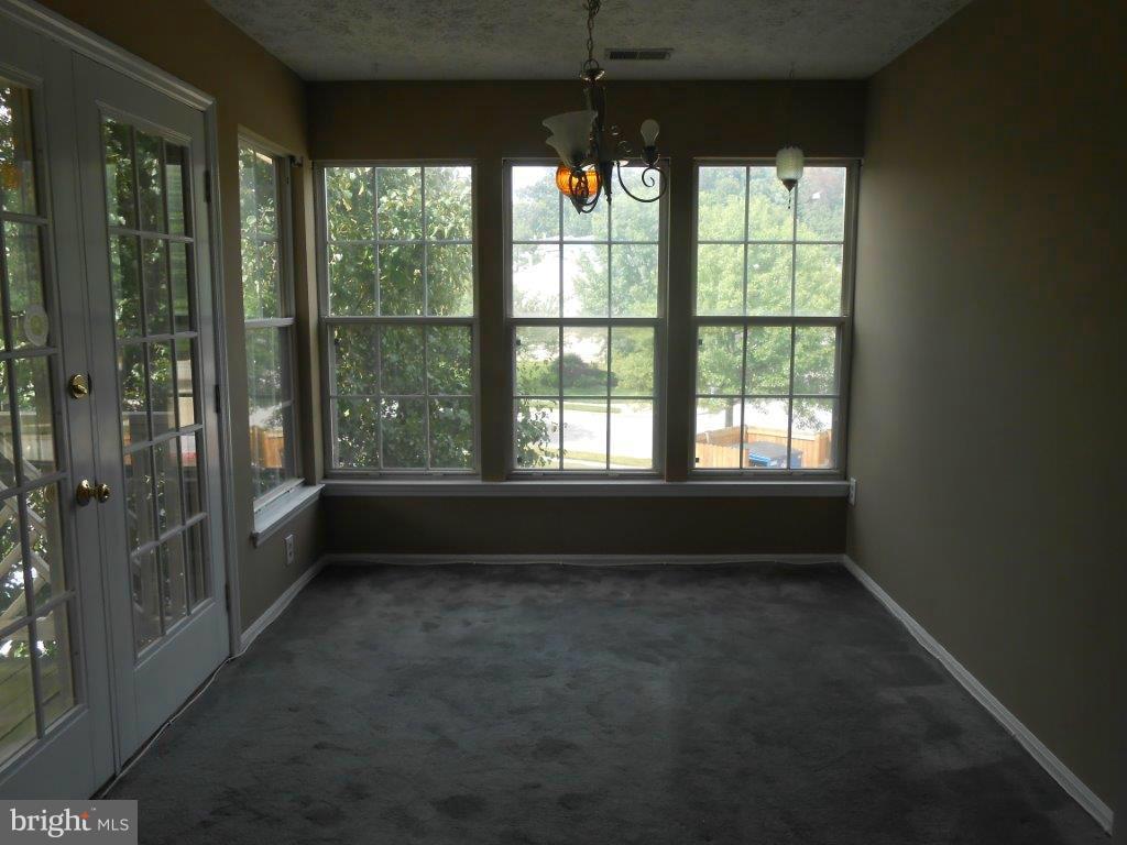 6375 Greenfield Road, Unit 1510 Elkridge, MD 21075 - Photo 8 of 13 Dining Room