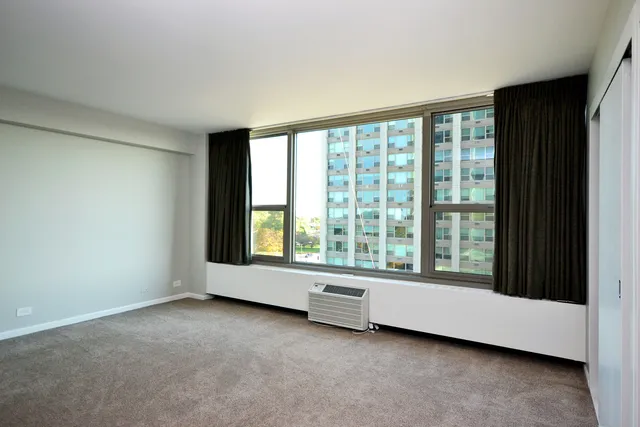 $2,400 | 3600 North Lake Shore Drive, Unit 621, Chicago, IL 60613