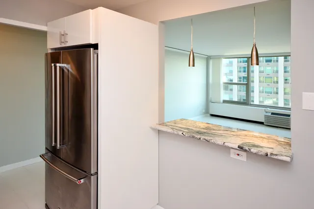 $2,400 | 3600 North Lake Shore Drive, Unit 621, Chicago, IL 60613