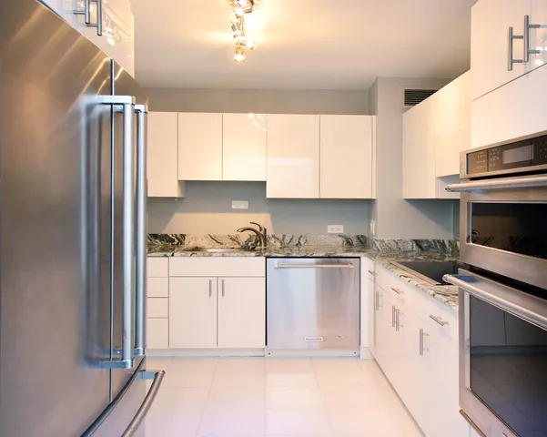 $2,400 | 3600 North Lake Shore Drive, Unit 621, Chicago, IL 60613