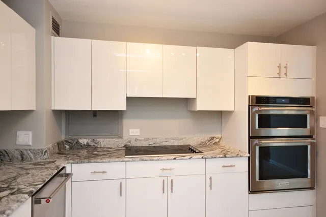 $2,400 | 3600 North Lake Shore Drive, Unit 621, Chicago, IL 60613