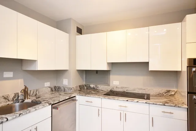 $2,400 | 3600 North Lake Shore Drive, Unit 621, Chicago, IL 60613