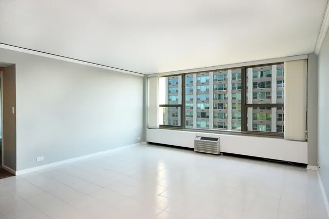$2,400 | 3600 North Lake Shore Drive, Unit 621, Chicago, IL 60613