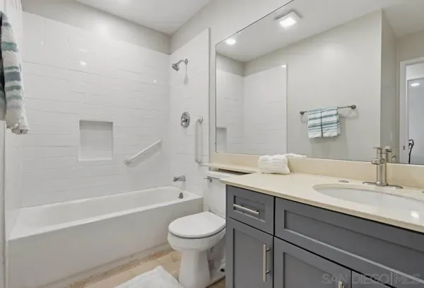 $3,890 | 17440 Plaza Cerado, Unit 71, San Diego, CA 92128