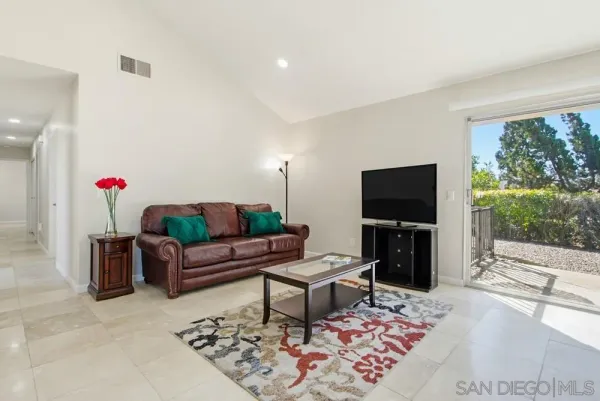 $3,890 | 17440 Plaza Cerado, Unit 71, San Diego, CA 92128