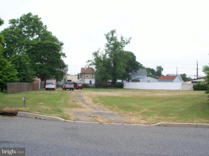 325 Crown Point Road Thorofare, NJ 08086 - Photo 2 of 17 Back Yard