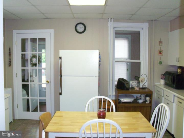 325 Crown Point Road Thorofare, NJ 08086 - Photo 11 of 17 Kitchen