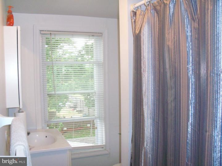 325 Crown Point Road Thorofare, NJ 08086 - Photo 15 of 17 Bathroom