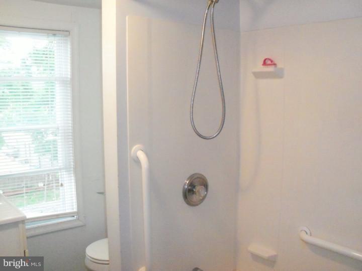 325 Crown Point Road Thorofare, NJ 08086 - Photo 16 of 17 Bathroom