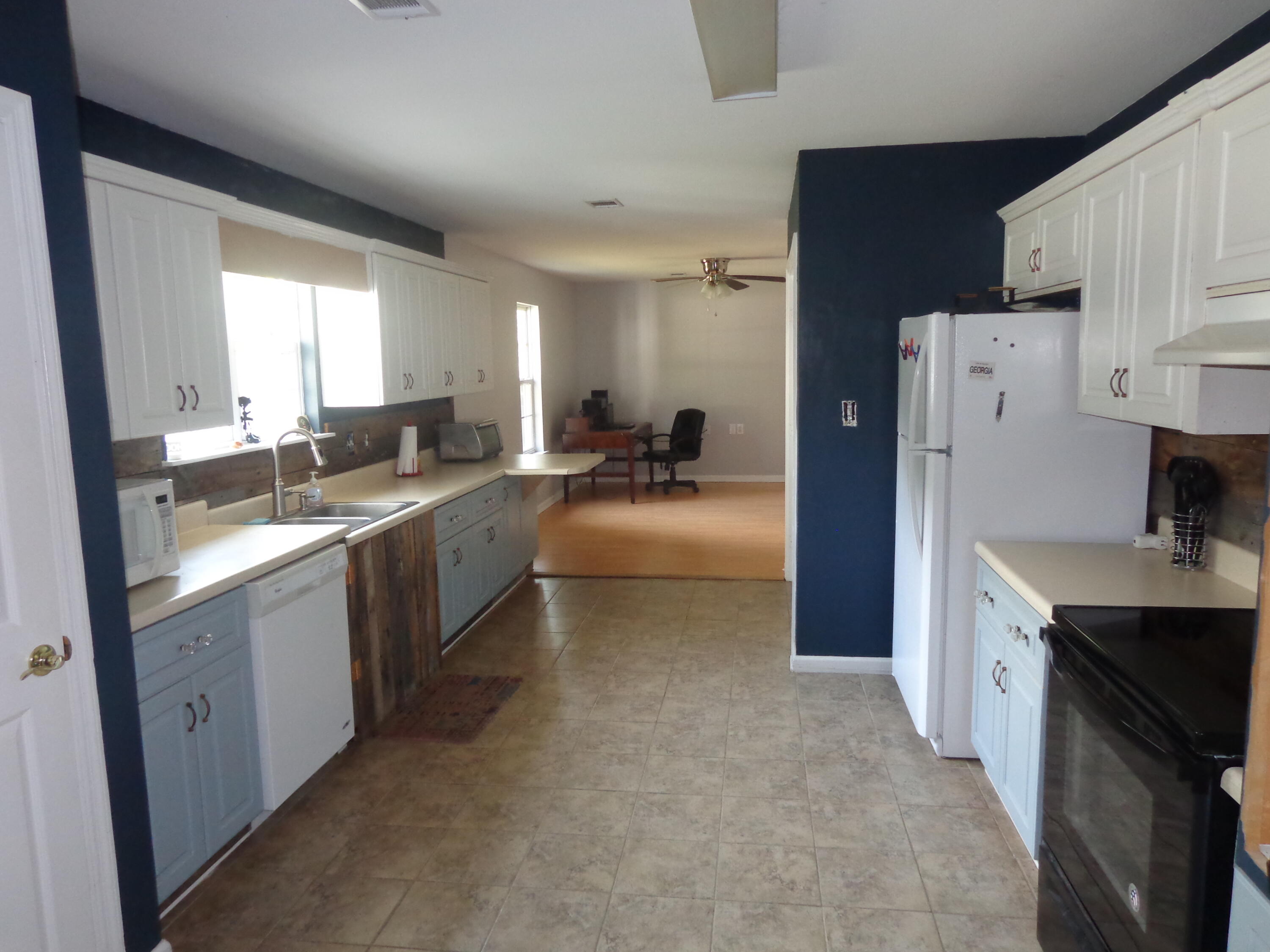 6218 Old Union Road Harlem, GA 30814 - Photo 16 of 28 Kitchen 2