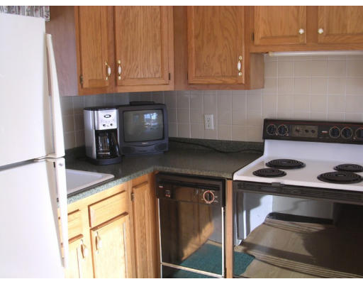 152 New Estate Road Littleton, MA 01460 - Photo 3 of 5