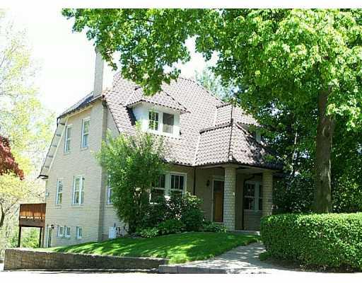 239 Gladstone Road Pittsburgh, PA 15217 - Photo 1 of 8 Gallery Image 1