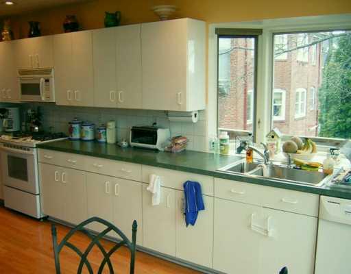 239 Gladstone Road Pittsburgh, PA 15217 - Photo 3 of 8 Gallery Image 3