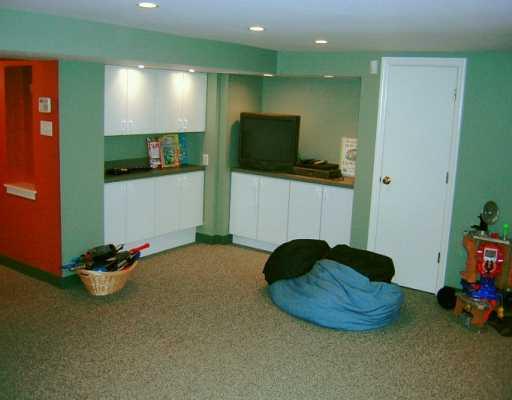 239 Gladstone Road Pittsburgh, PA 15217 - Photo 5 of 8 Gallery Image 5