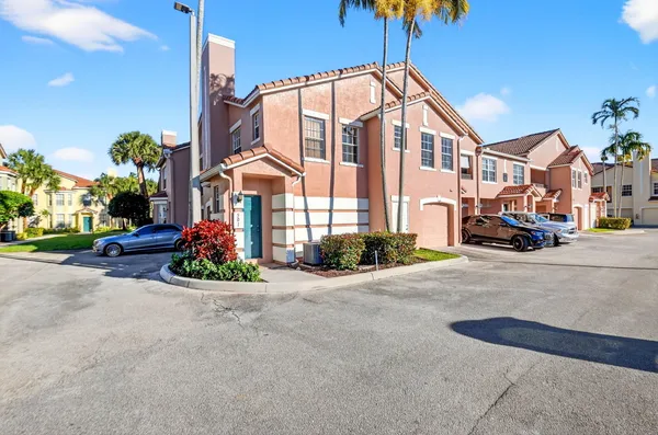 $2,300 | 501 Belmont Place, Boynton Beach, FL 33436