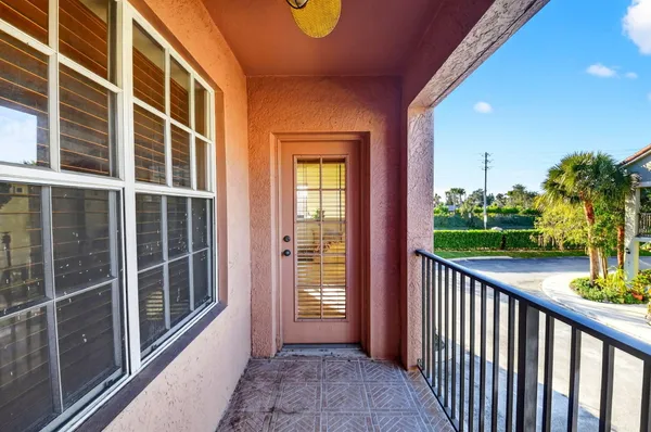 $2,300 | 501 Belmont Place, Boynton Beach, FL 33436