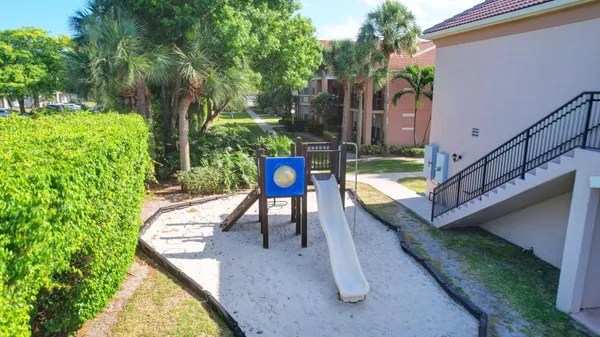 $2,300 | 501 Belmont Place, Boynton Beach, FL 33436