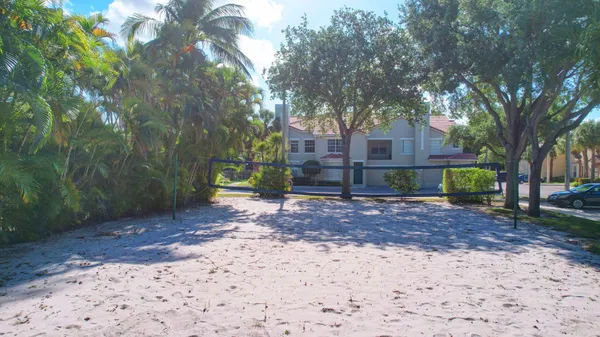 $2,300 | 501 Belmont Place, Boynton Beach, FL 33436