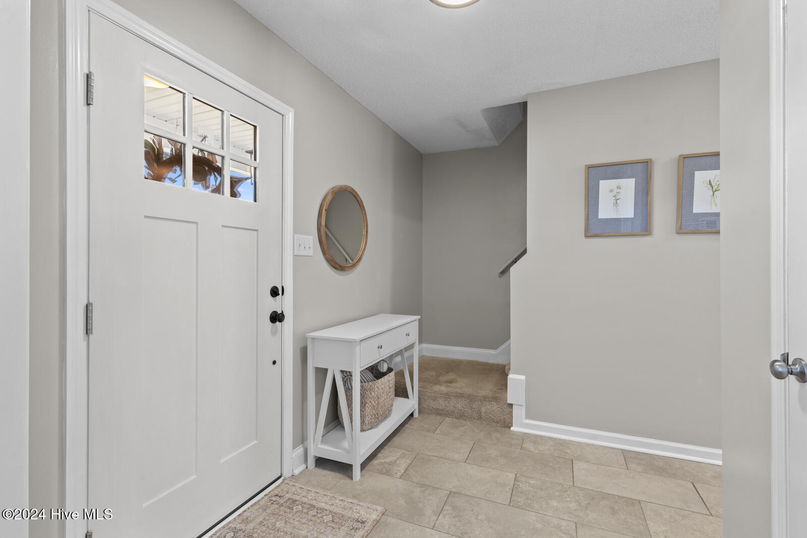 108 Ridgewood Court Jacksonville, NC 28546 - Photo 6 of 33 Foyer
