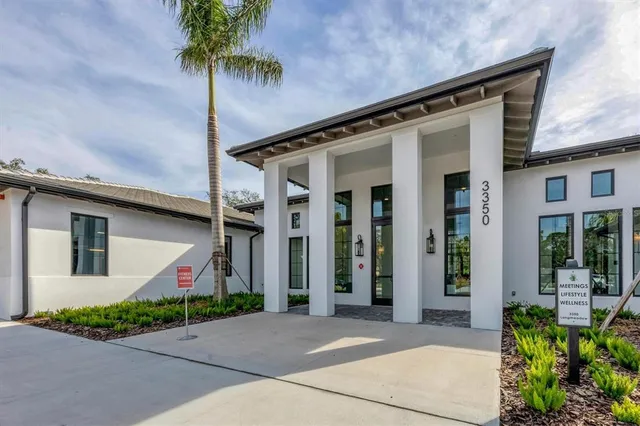 $400,000 | 4046 Highland Oaks Drive, Unit 47, Sarasota, FL 34235