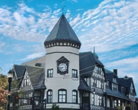 a view of building with a outdoor space