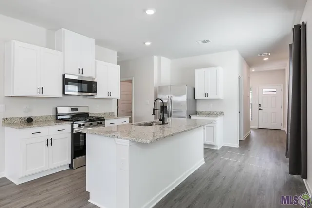 $2,750 | 1128 Renova Drive, Baton Rouge, LA 70820