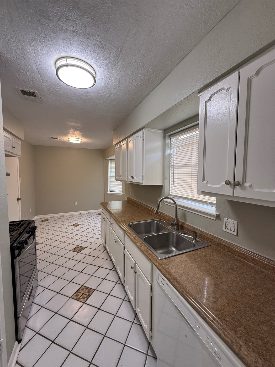 5414 Hazel Street Baytown, TX 77521 - Photo 4 of 14