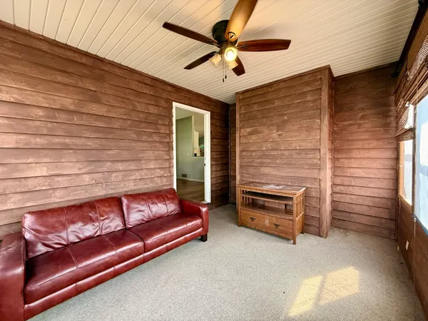 $299,900 | 14133 Rebecca Lane, Clinton, IL 61727