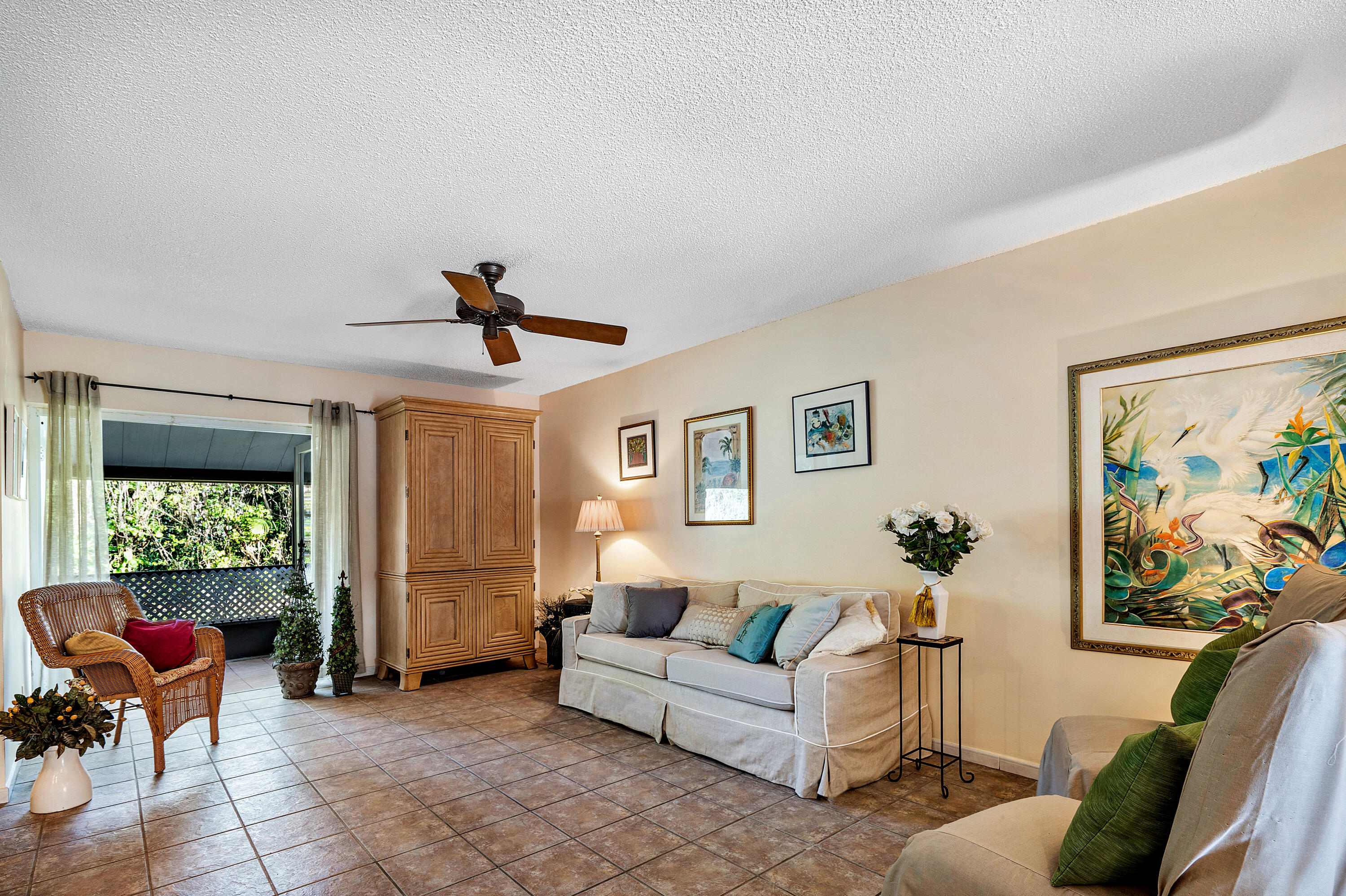 7200 Northwest 2nd Avenue, Unit 89 Boca Raton, FL 33487 - Photo 4 of 22 open plan family to lanai