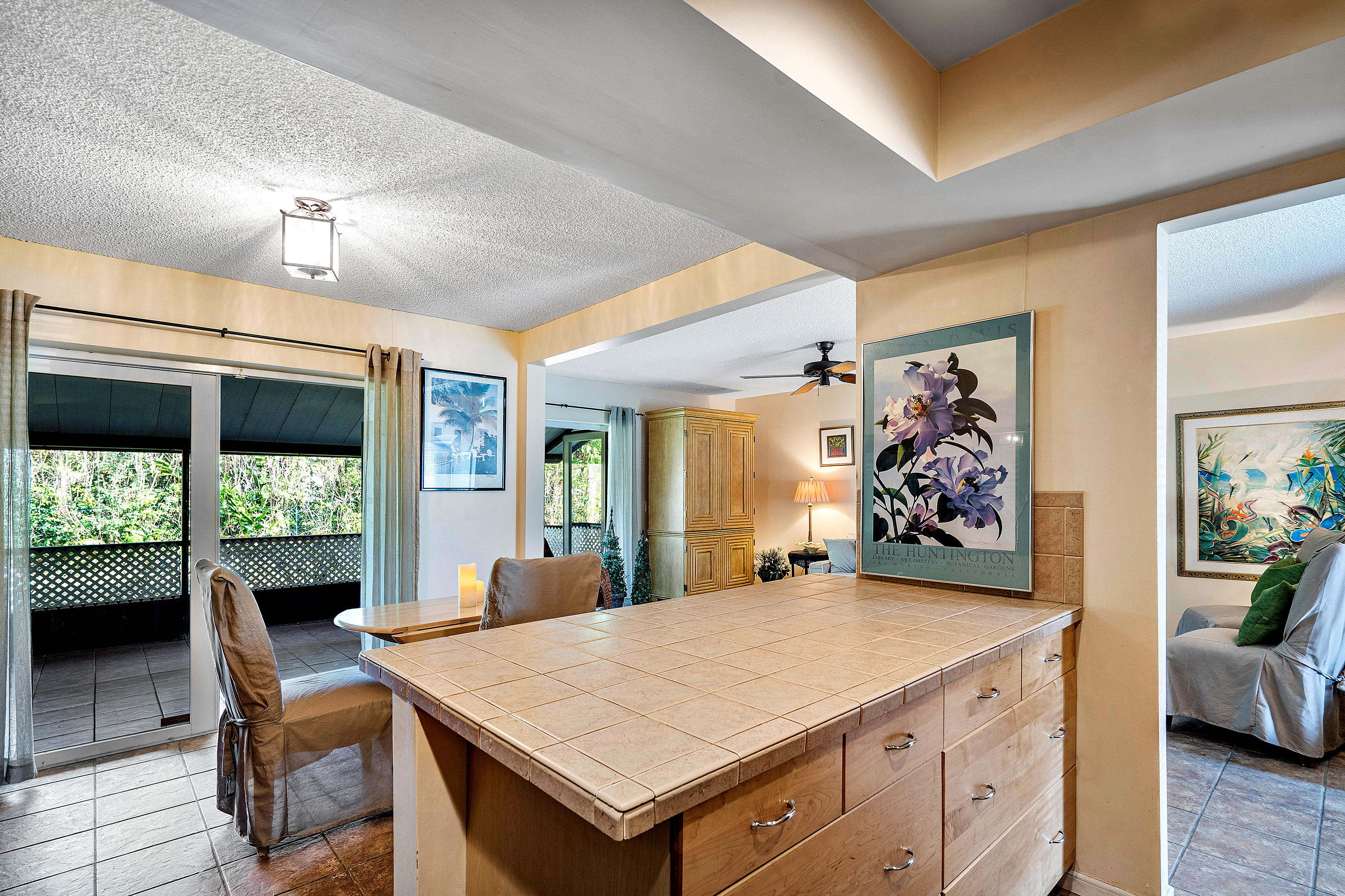 7200 Northwest 2nd Avenue, Unit 89 Boca Raton, FL 33487 - Photo 6 of 22 kitchen island-dining