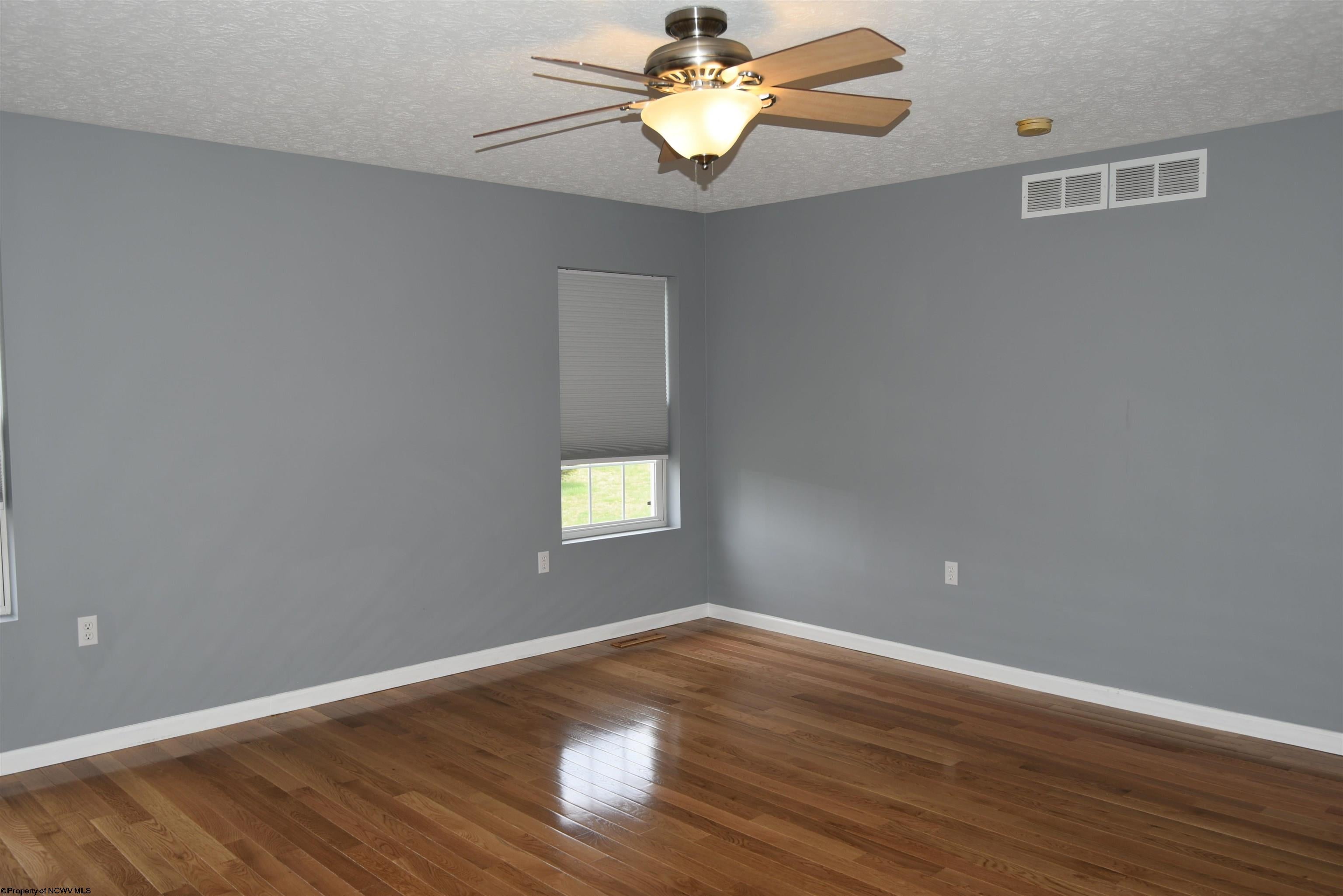 49 Mountain View Road Bridgeport, WV 26330 - Photo 9 of 30 Gallery Image 9