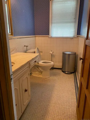 $6,500 | 155 Brooklawn Avenue, Bridgeport, CT 06604