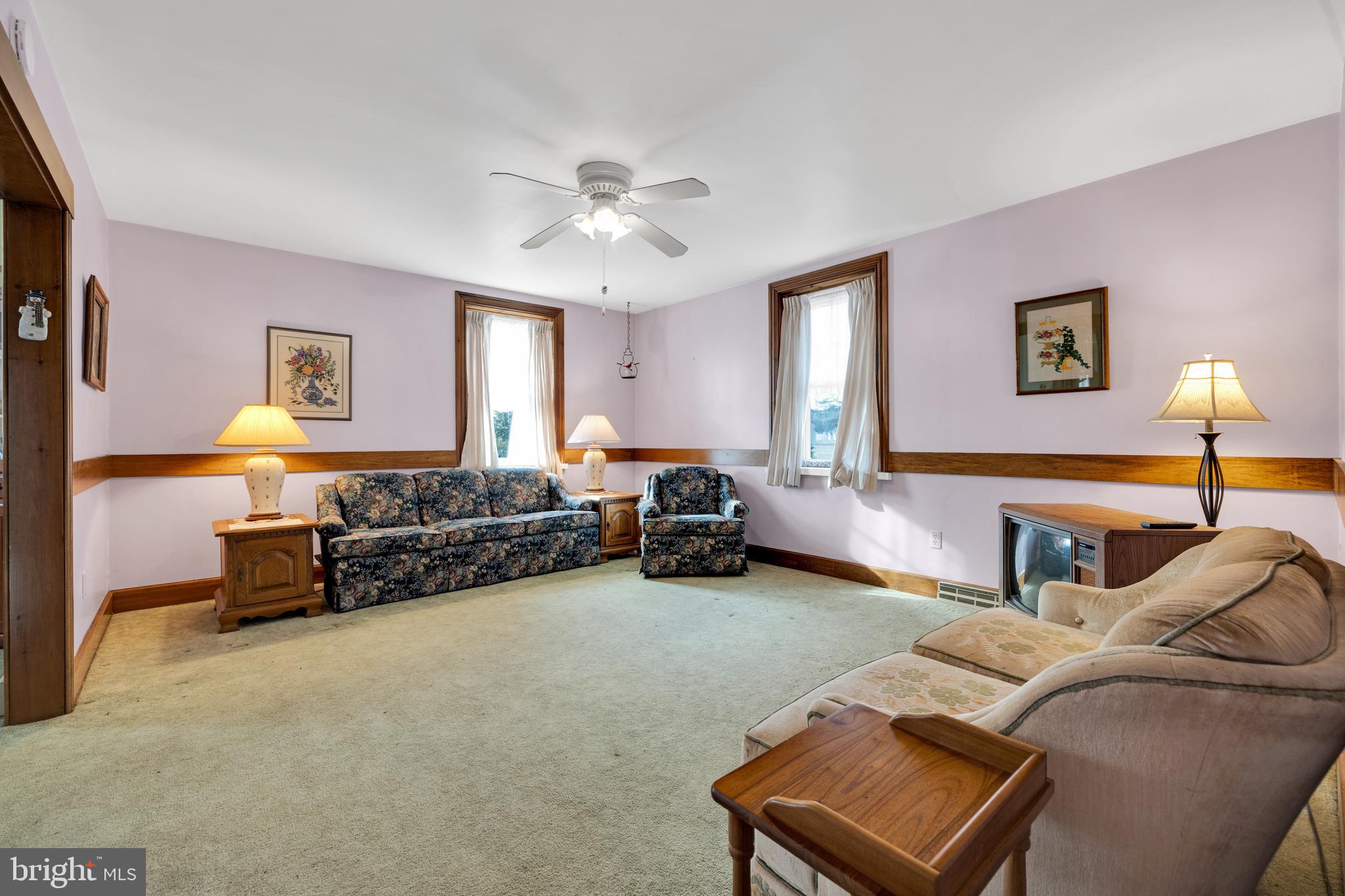 160 Old Tulpehocken Road Birdsboro, PA 19508 - Photo 11 of 21 Living Room